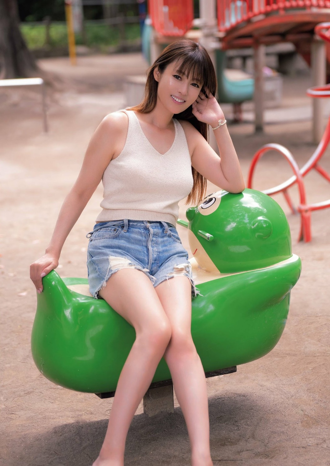 Kyoko Fukada 深田恭子, FRIDAY 2023.08.25 (フライデー 2023年8月25日号)