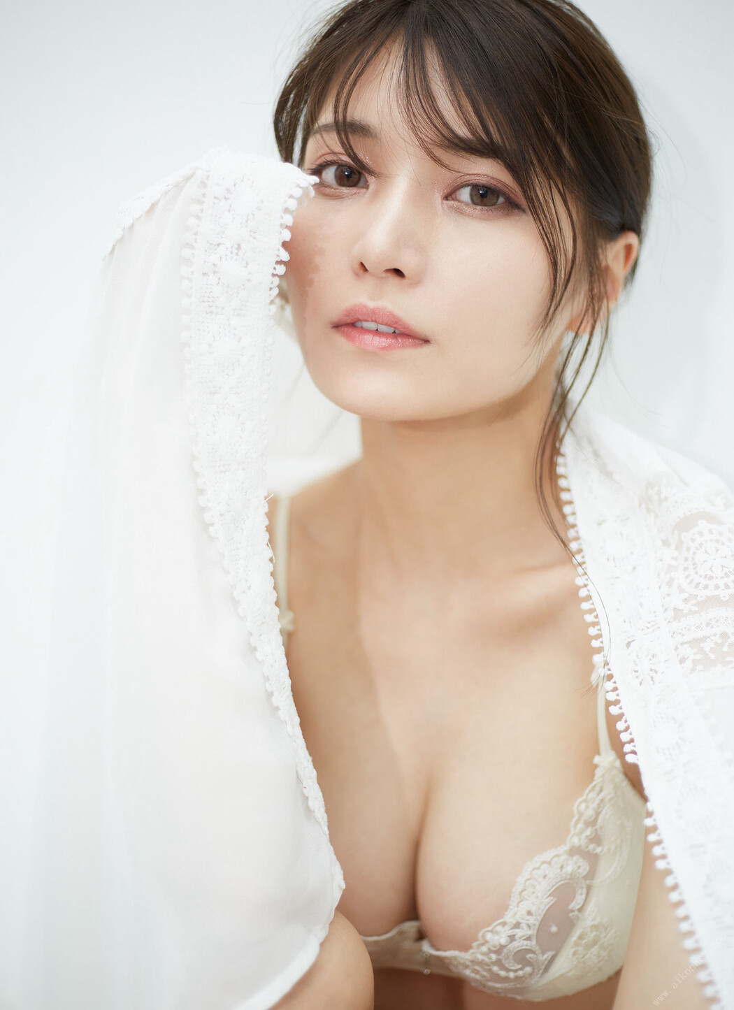 Sayaka Nitori 似鳥沙也加, TSUTAYA限定 似鳥沙也加 PhotoBook 「PURE」 Set.02