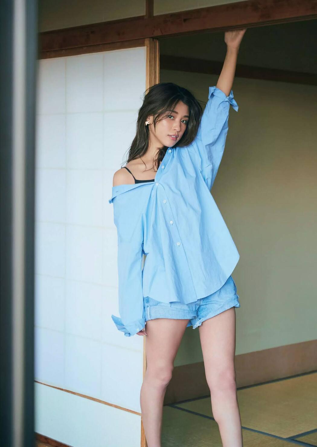 Reina Sumi 鷲見玲奈, Maki Okazoe 岡副麻希, Weekly Playboy 2020 No.52 (週刊プレイボーイ 2020年52号)