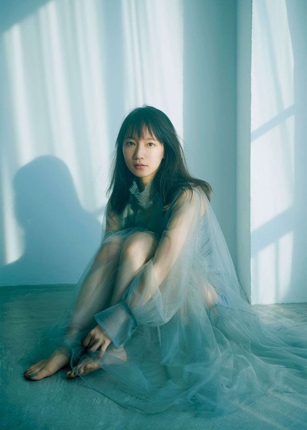 Riho Yoshioka 吉岡里帆, Shukan Bunshun 2020.11.26 (週刊文春 2020年11月26日号)