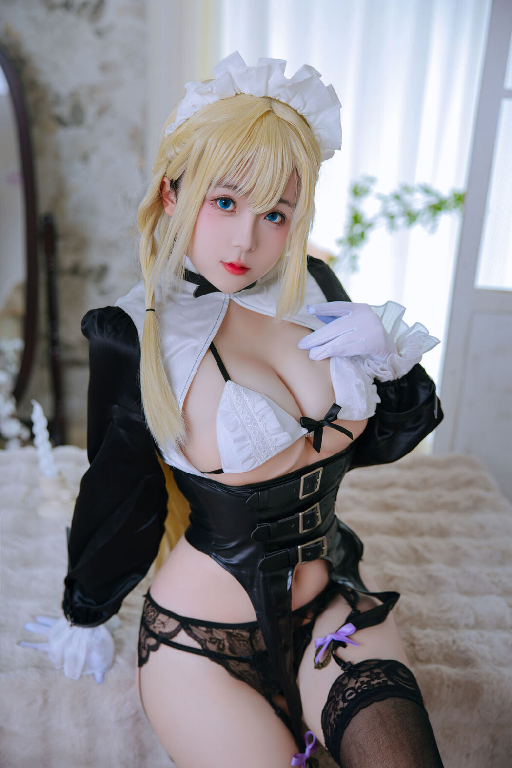 Coser@日奈娇 – 拘束女仆