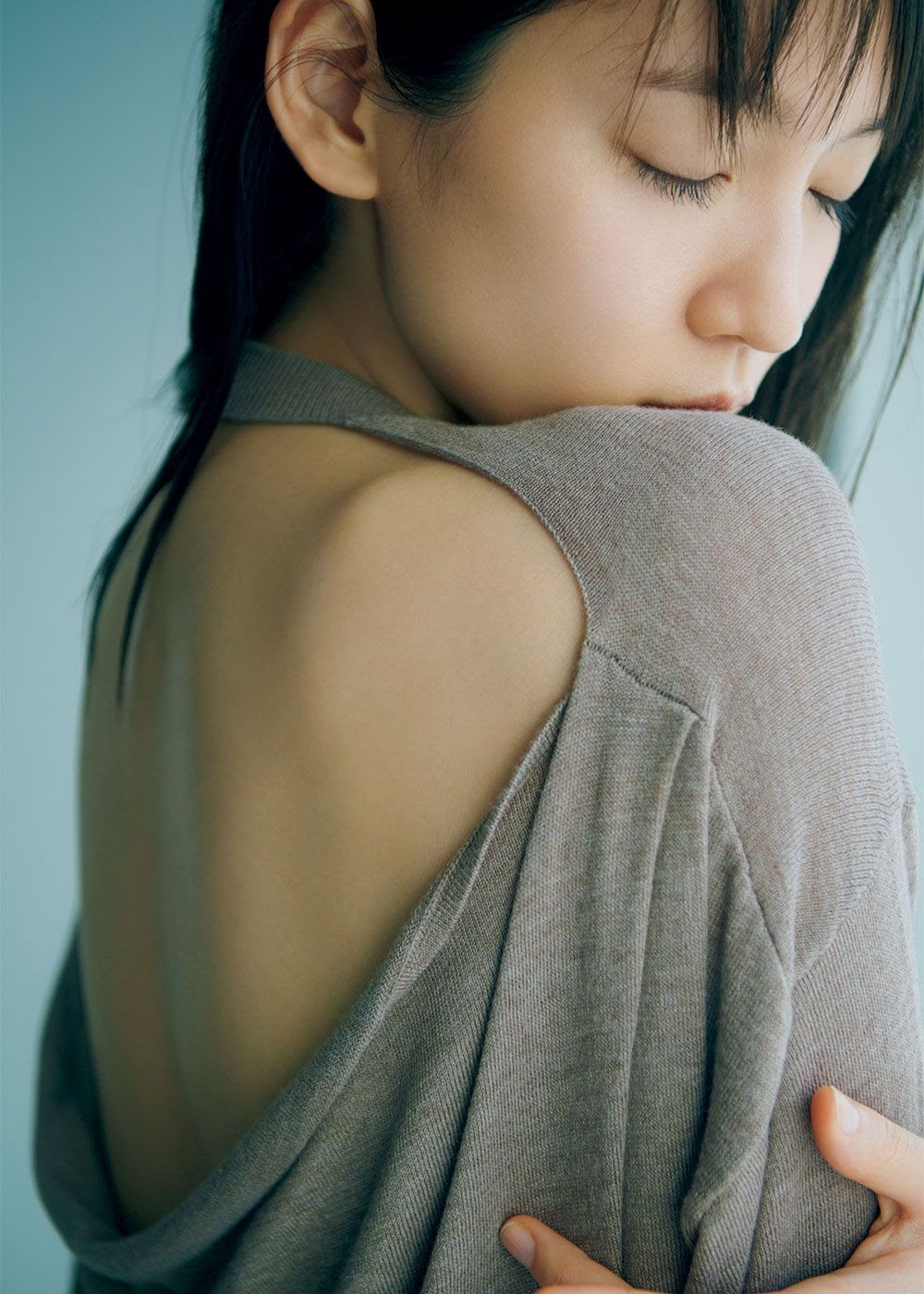 Riho Yoshioka 吉岡里帆, Shukan Bunshun 2020.11.26 (週刊文春 2020年11月26日号)