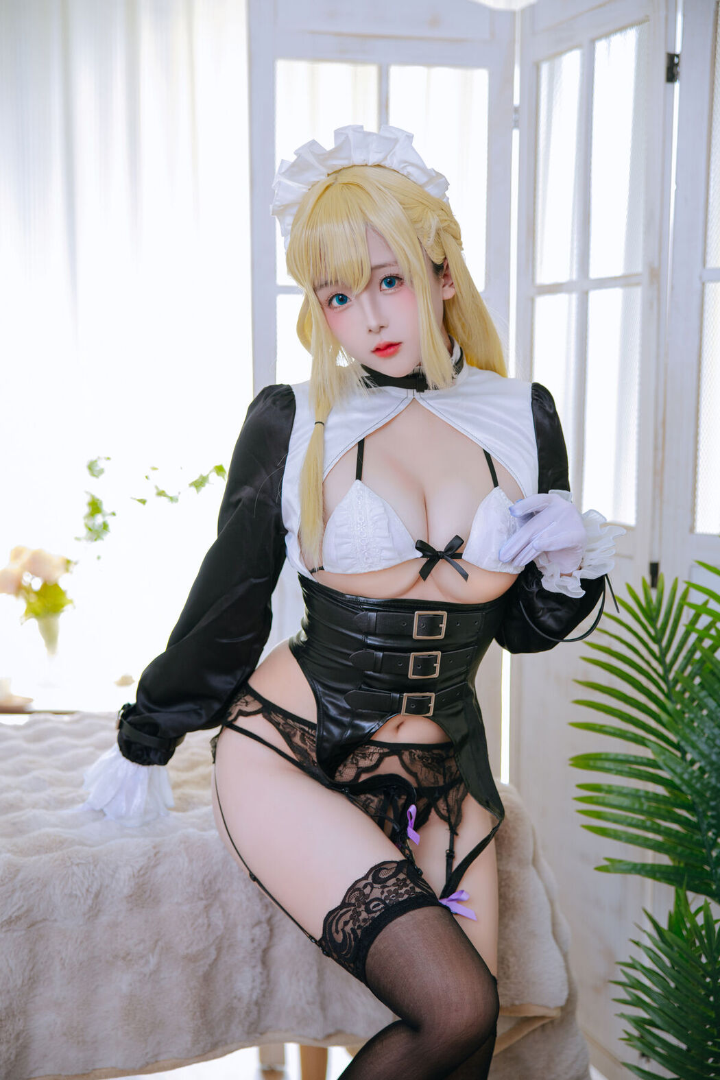 Coser@日奈娇 – 拘束女仆