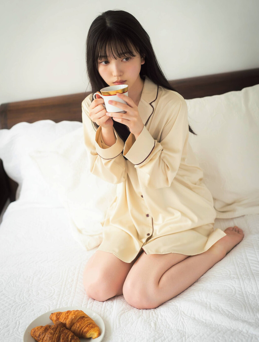 Shiori Kubo 久保史緒里, Platinum Flash 2022 Vol.18