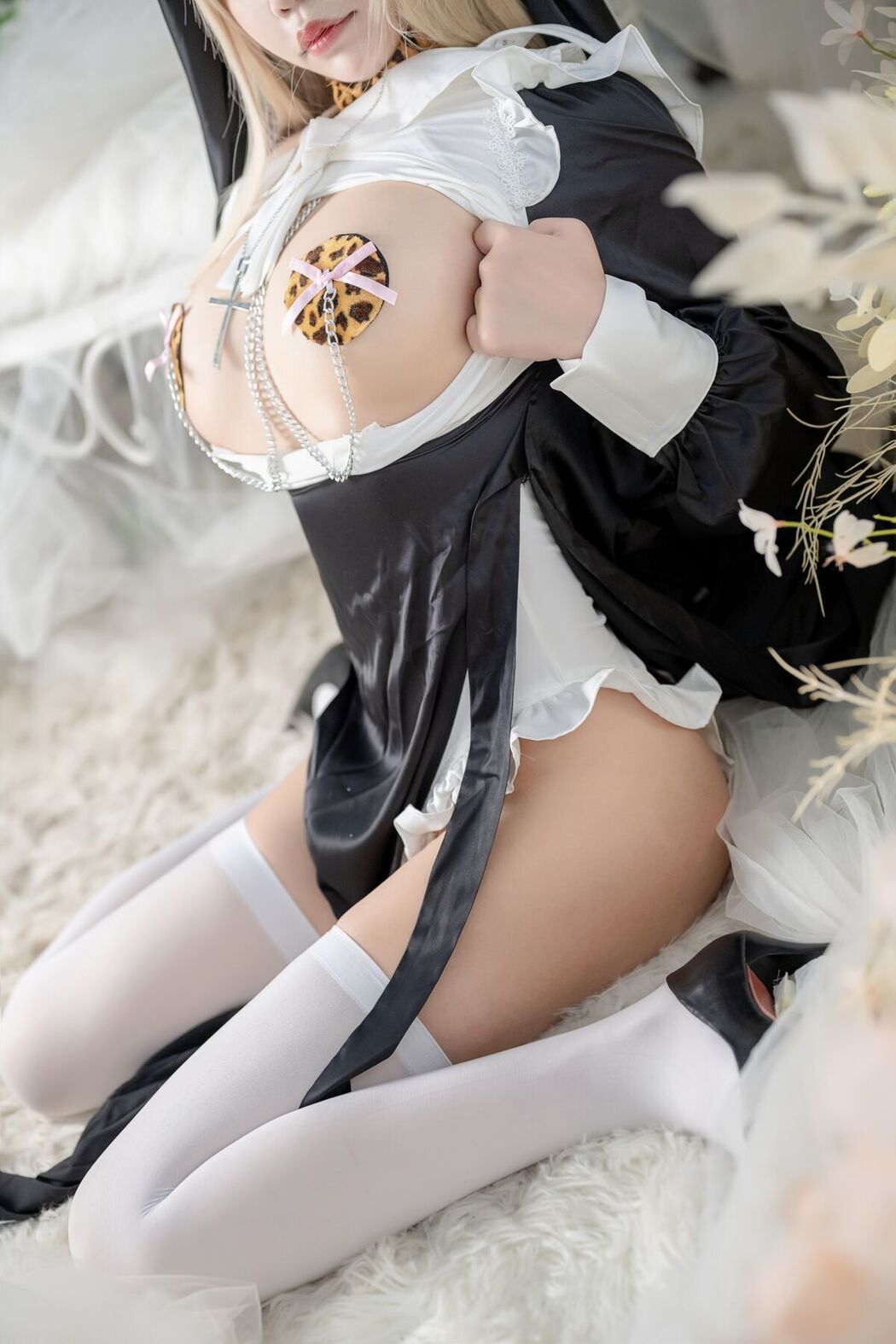 Coser@抱走莫子aa Baozoumoziaa – Birthday Special Nun 生日特辑 修女