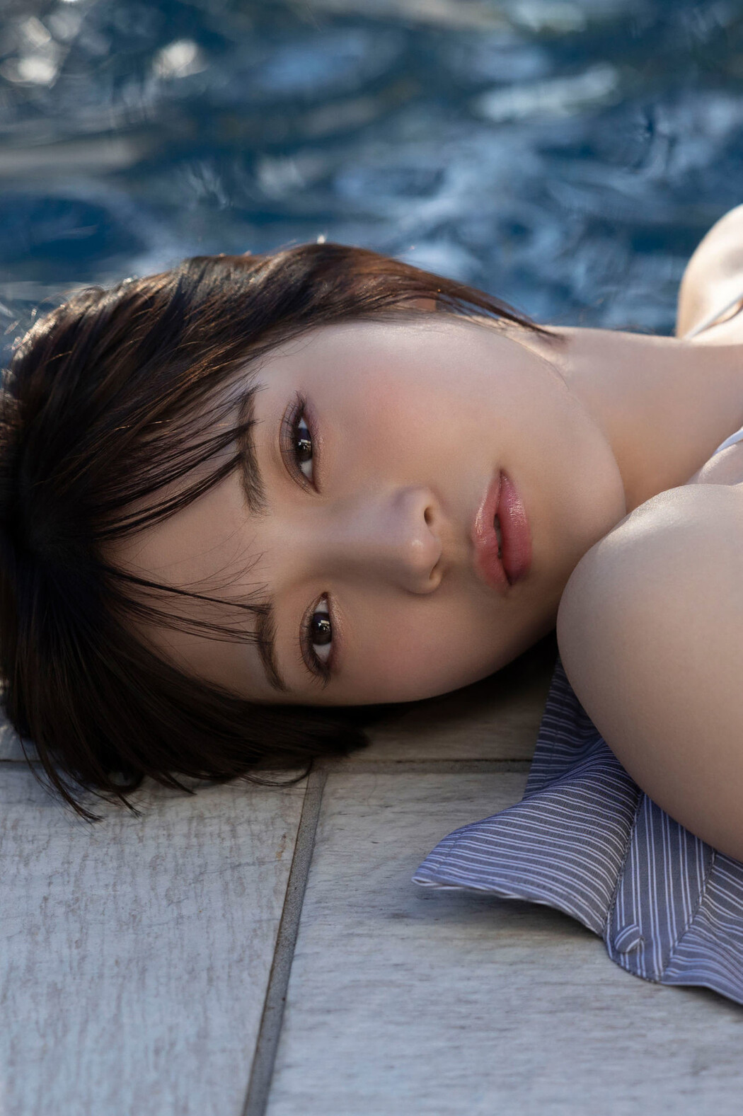 Nanako Kurosaki 黒嵜菜々子, ＦＲＩＤＡＹデジタル写真集 「少女卒業 Vol.2」 Set.03