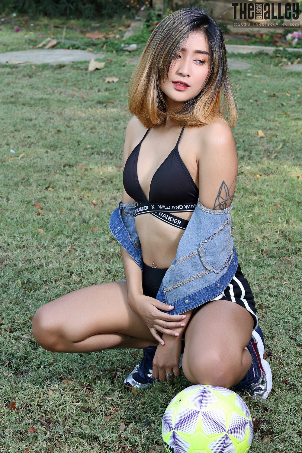 [The Black Alley] Apple Set.32 2019.01.17