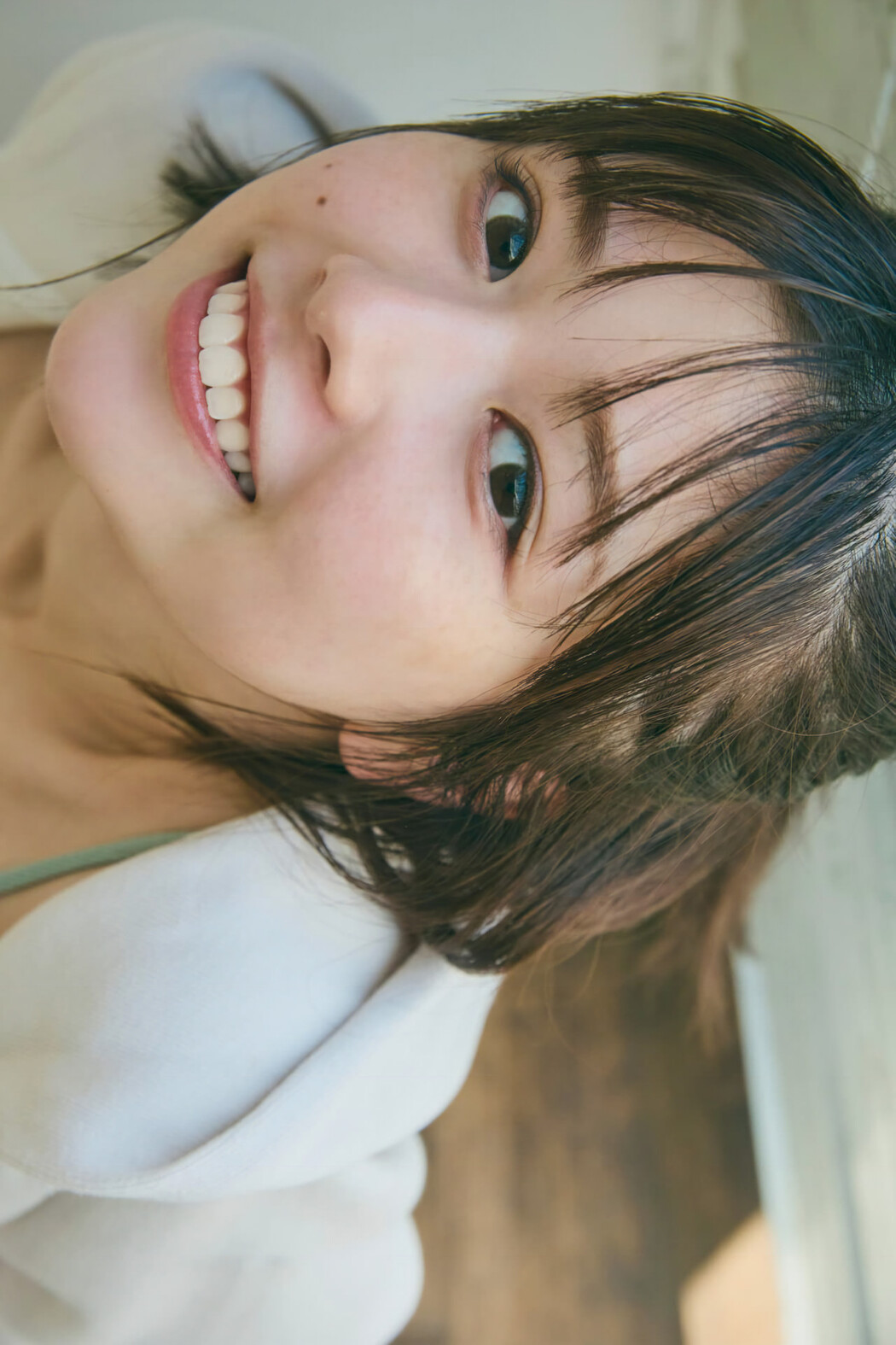 Yuzuha Saeki 冴木柚葉, ＦＲＩＤＡＹデジタル写真集 「マンスリーガール021」 Set.01