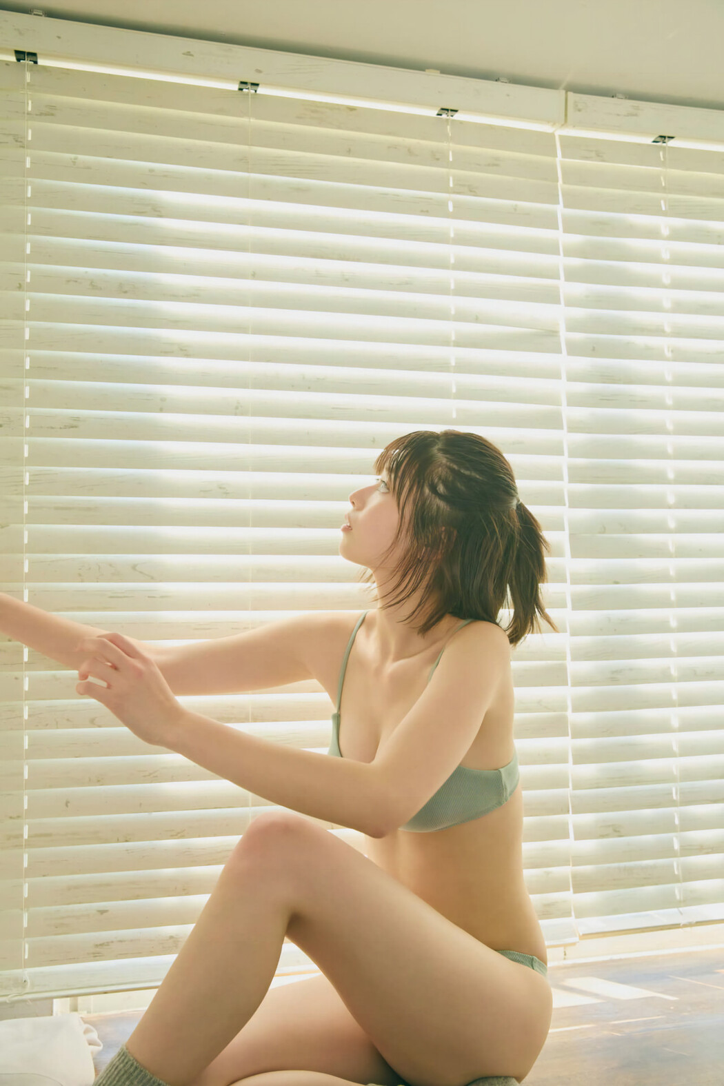 Yuzuha Saeki 冴木柚葉, ＦＲＩＤＡＹデジタル写真集 「マンスリーガール021」 Set.01