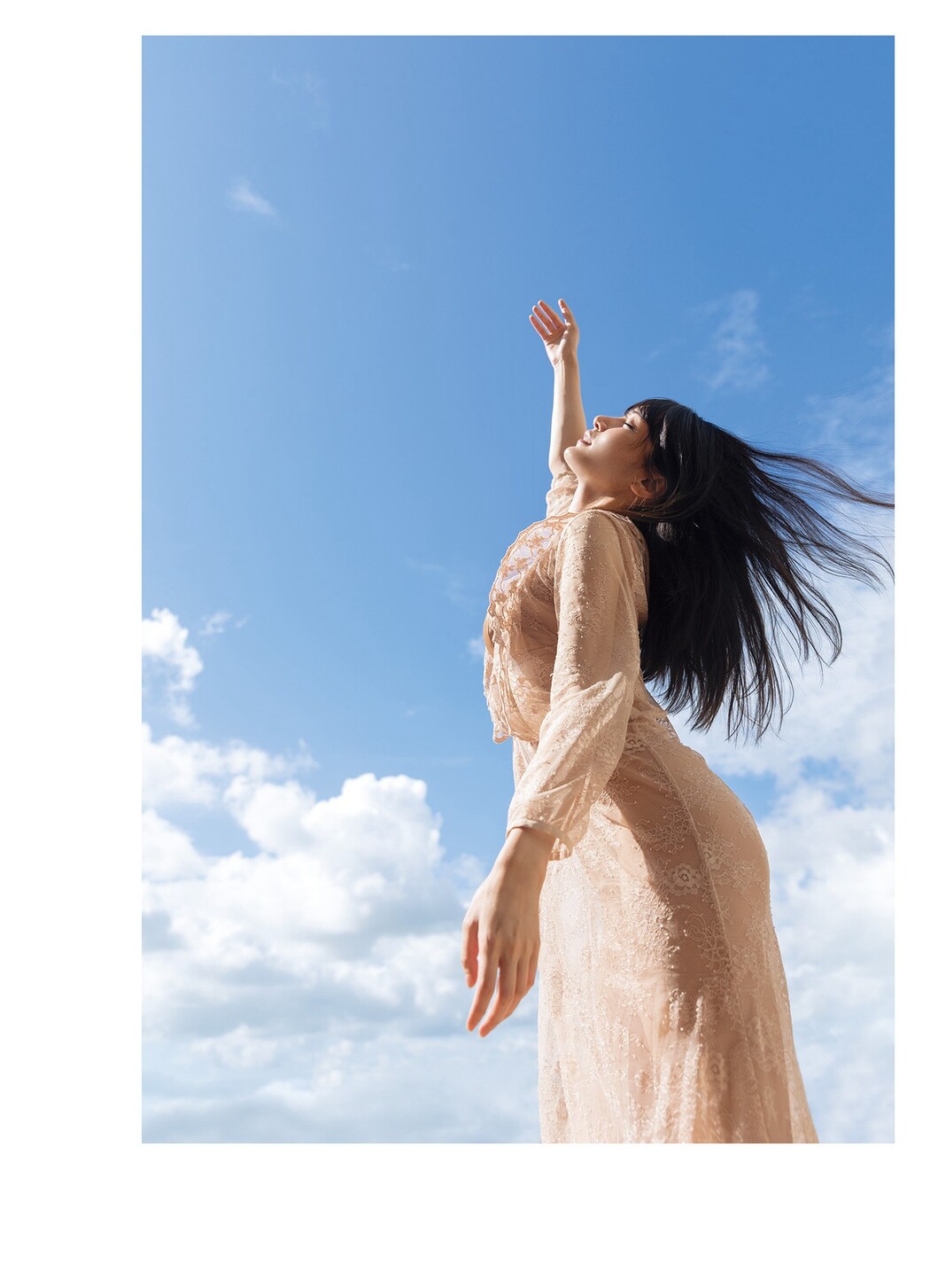 Sayaka Nitori 似鳥沙也加, 1st写真集 「Ribbon」 Set.02