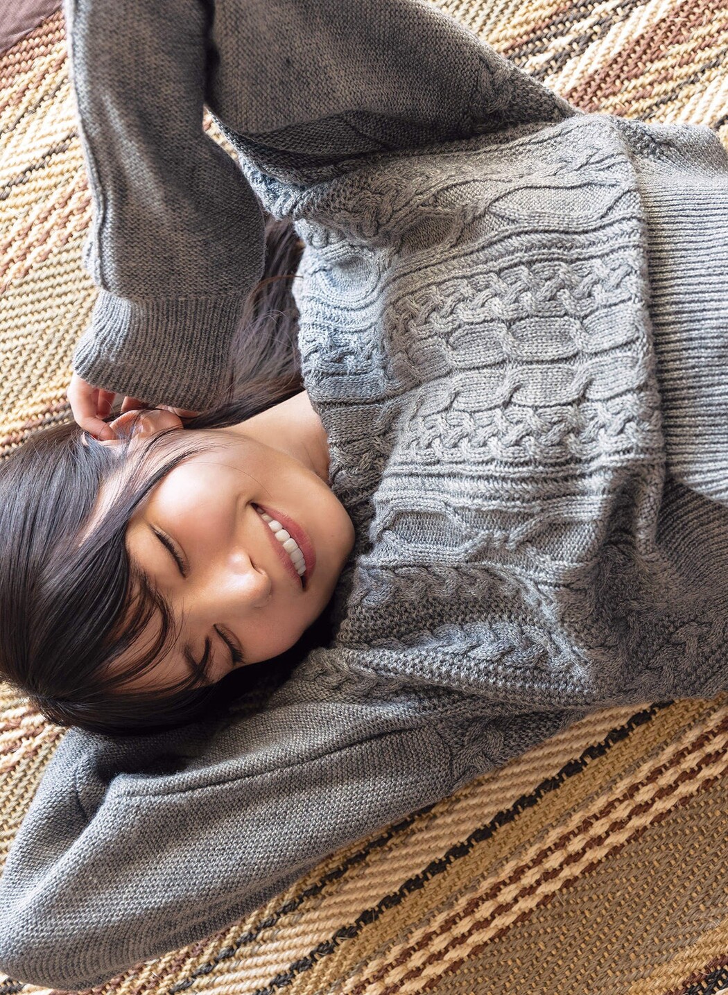 Sayaka Nitori 似鳥沙也加, 1st写真集 「Ribbon」 Set.02