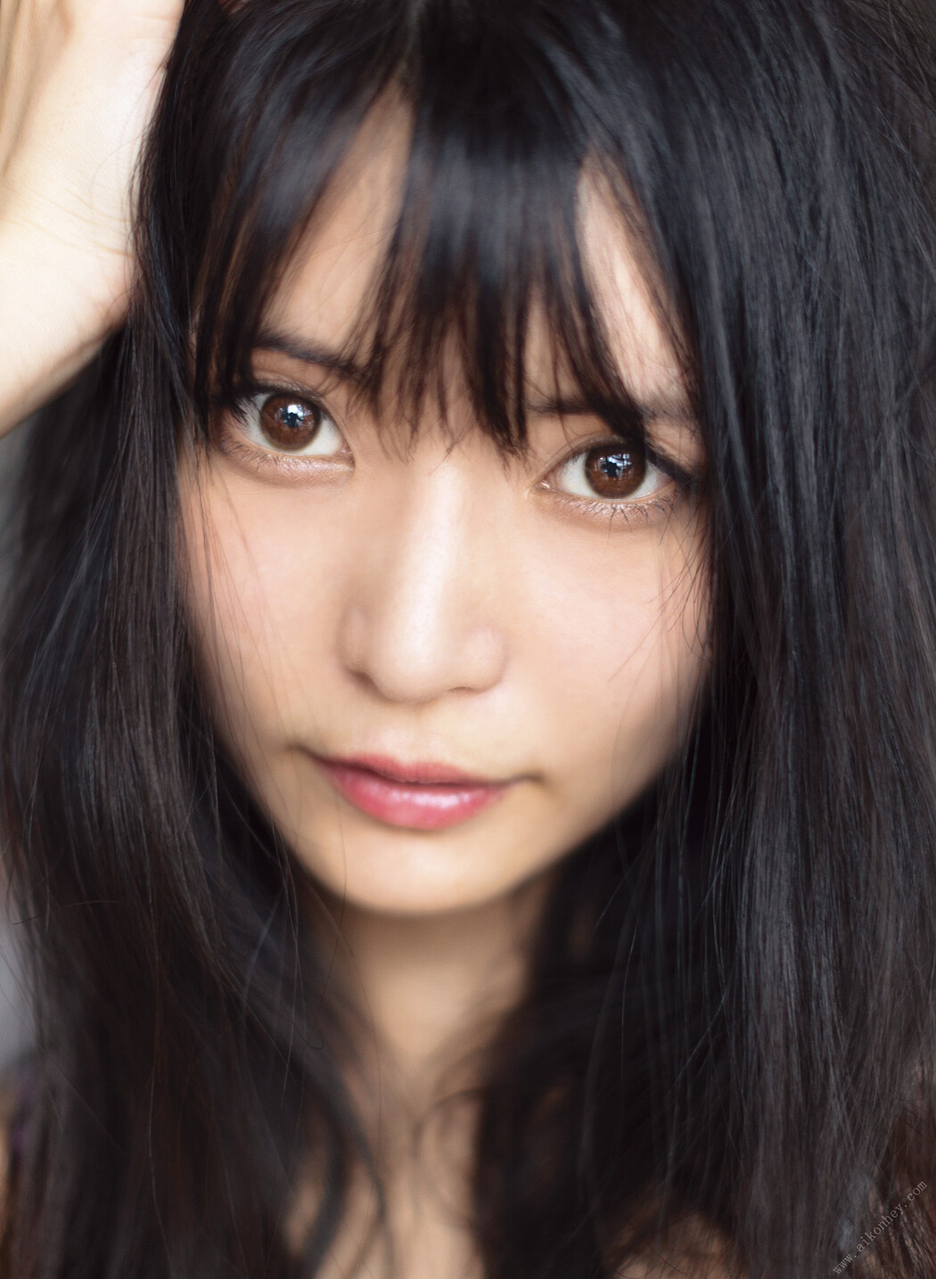 Sayaka Nitori 似鳥沙也加, 1st写真集 「Ribbon」 Set.01