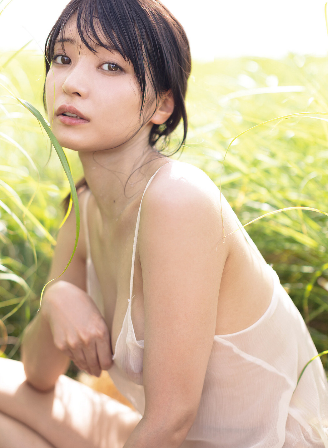 Sayaka Nitori 似鳥沙也加, 1st写真集 「Ribbon」 Set.01