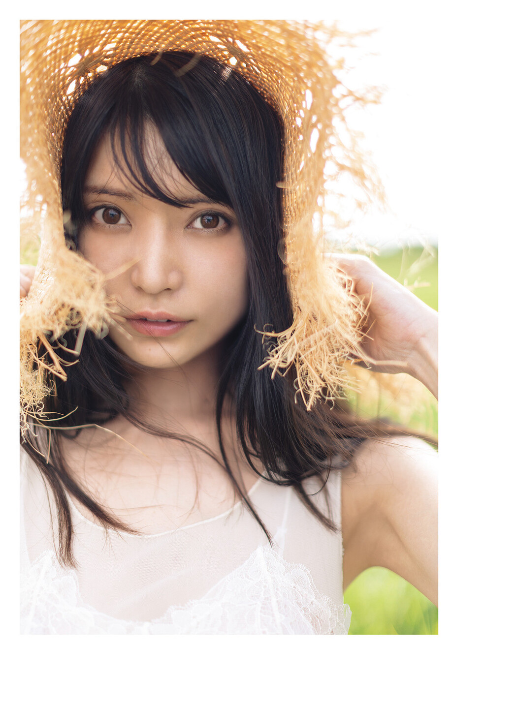 Sayaka Nitori 似鳥沙也加, 1st写真集 「Ribbon」 Set.01