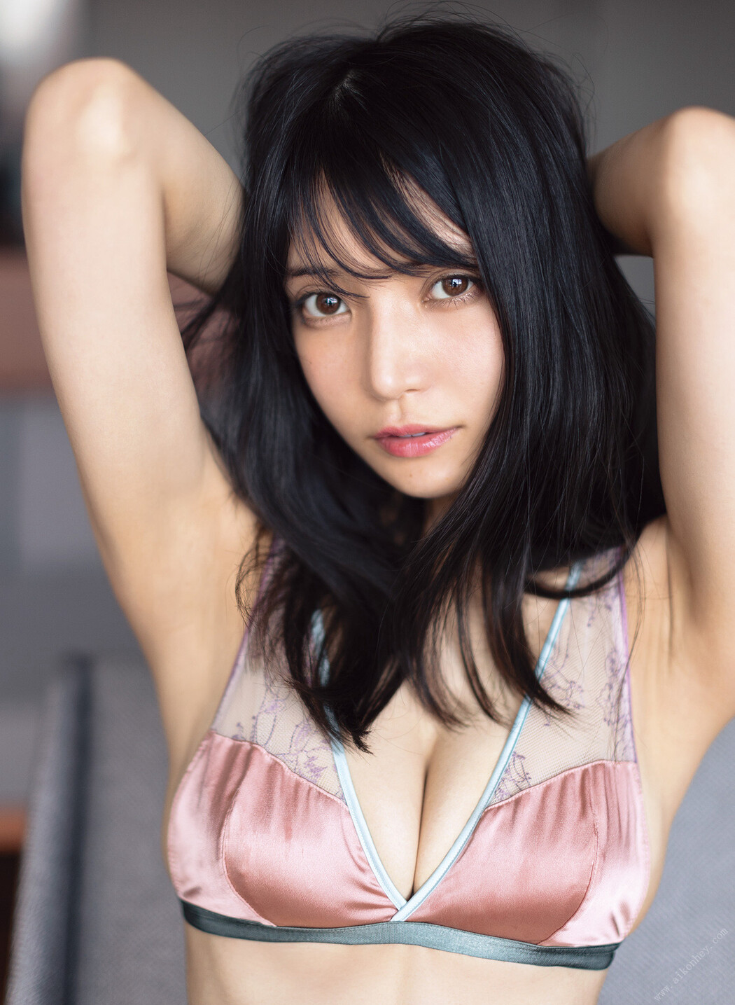 Sayaka Nitori 似鳥沙也加, 1st写真集 「Ribbon」 Set.01