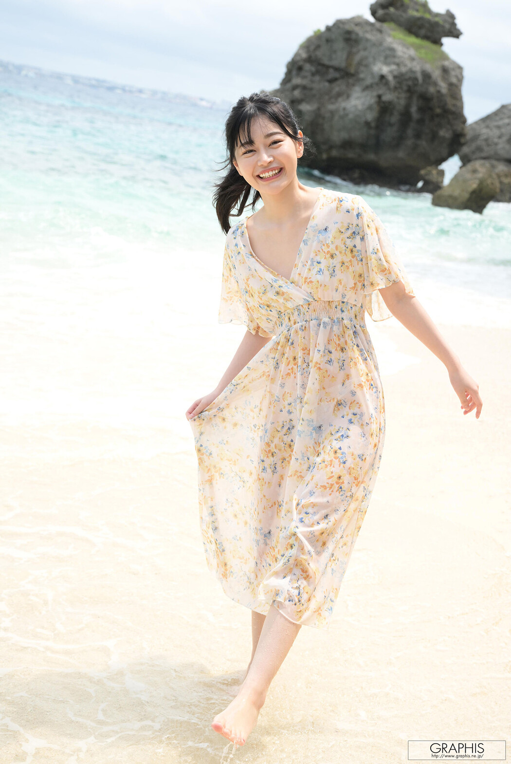 Uta Hibino 響乃うた, [Graphis] Gals 「Refreshing Smile!」 Vol.01 Cover Photo