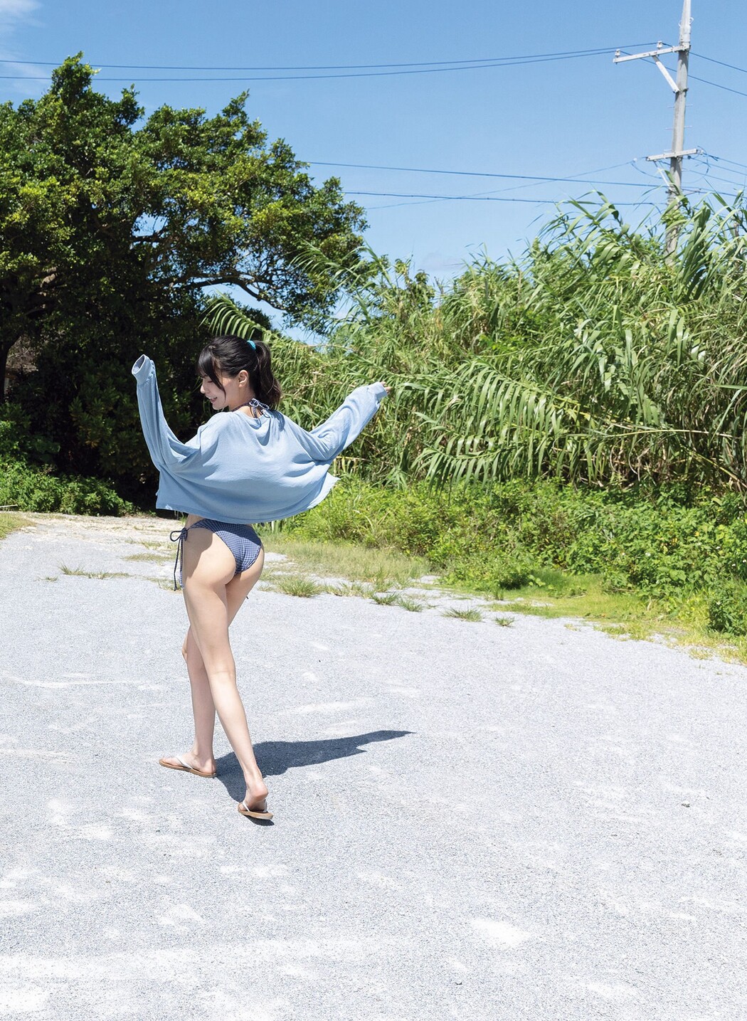 Sayaka Nitori 似鳥沙也加, 1st写真集 「Ribbon」 Set.03