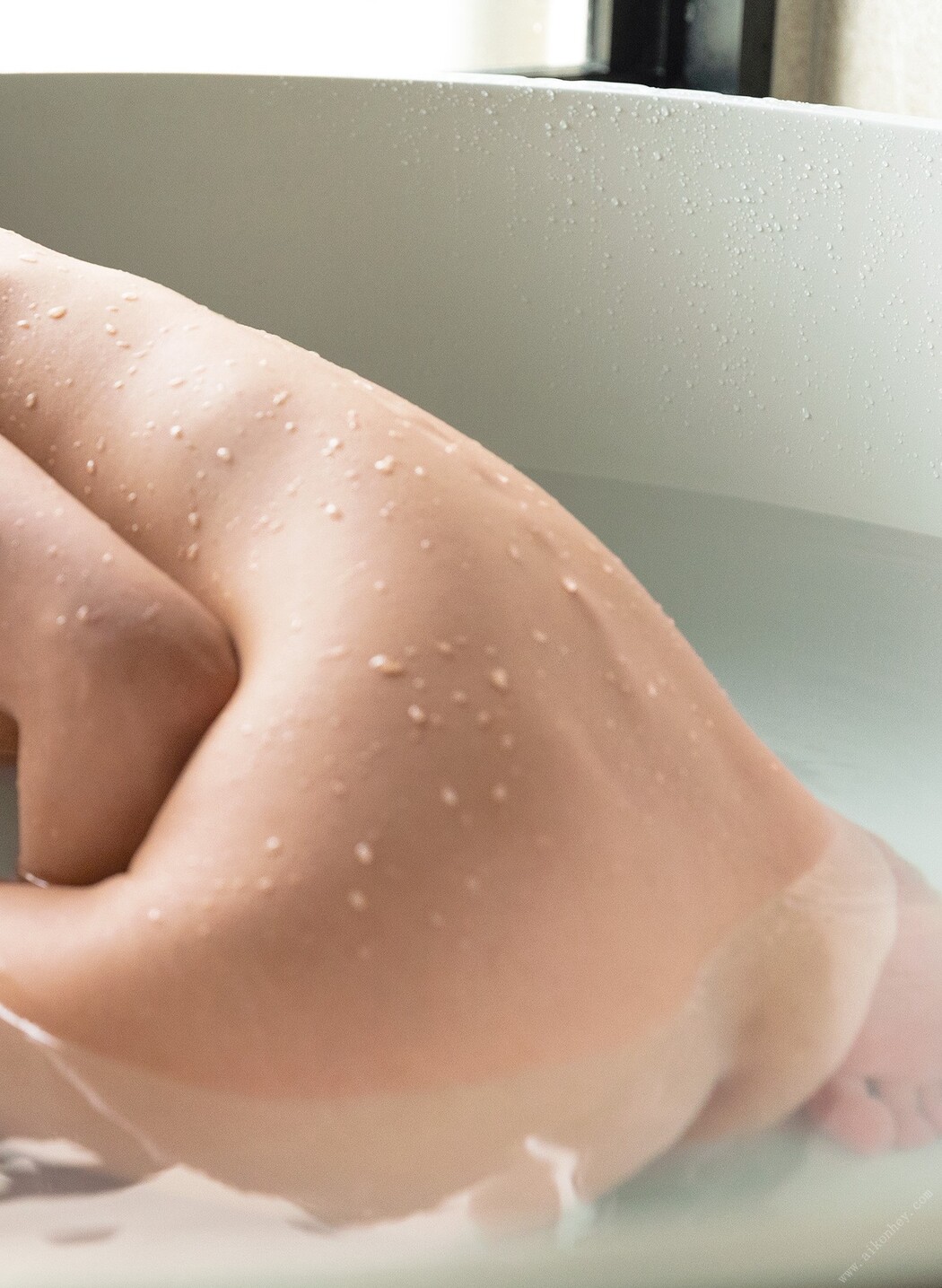 Sayaka Nitori 似鳥沙也加, 1st写真集 「Ribbon」 Set.03