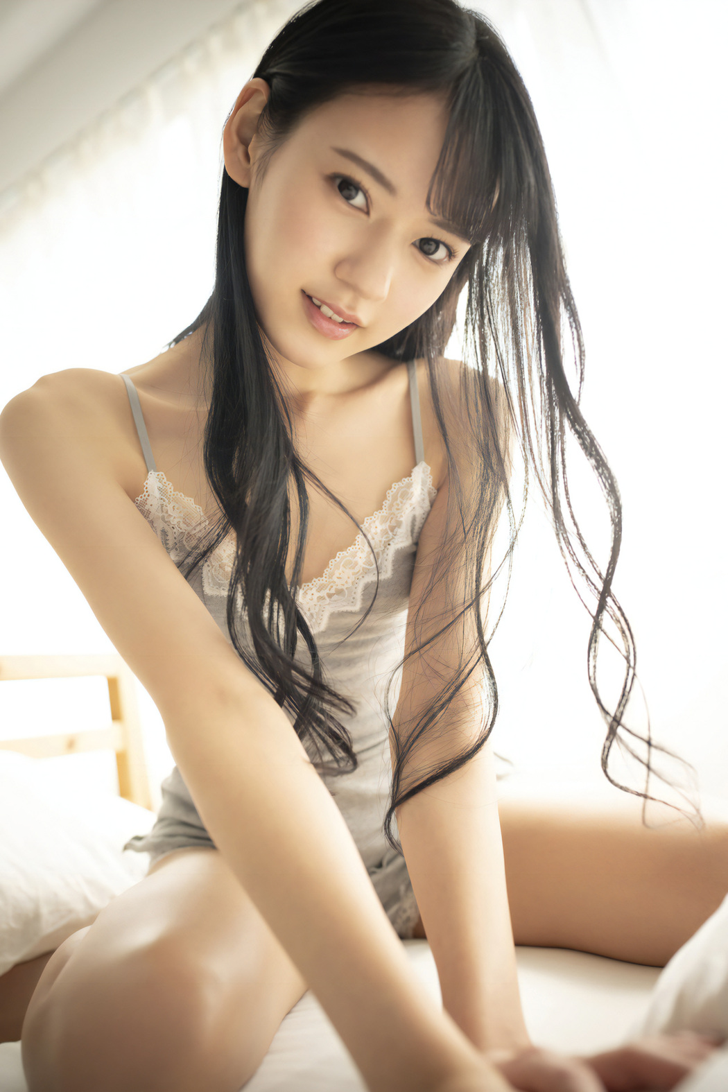 Umi Yatsugake 八掛うみ, ＦＲＩＤＡＹデジタル写真集 「秘密の時間」 Set.02 Cover Photo