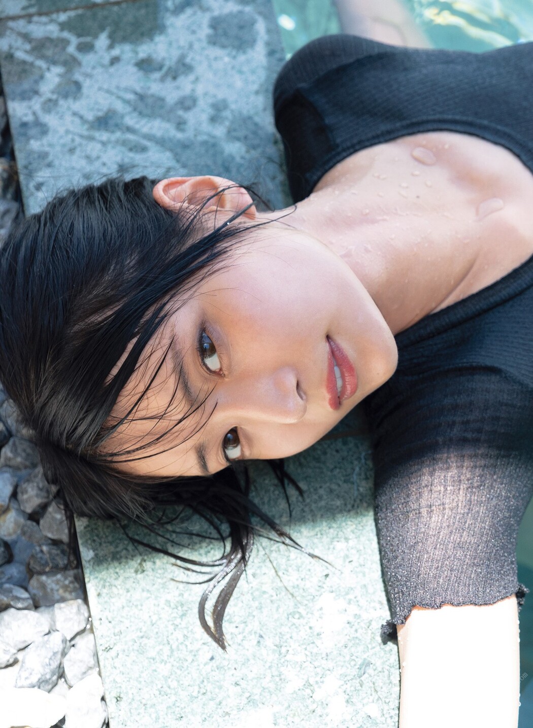 Sayaka Nitori 似鳥沙也加, 1st写真集 「Ribbon」 Set.03