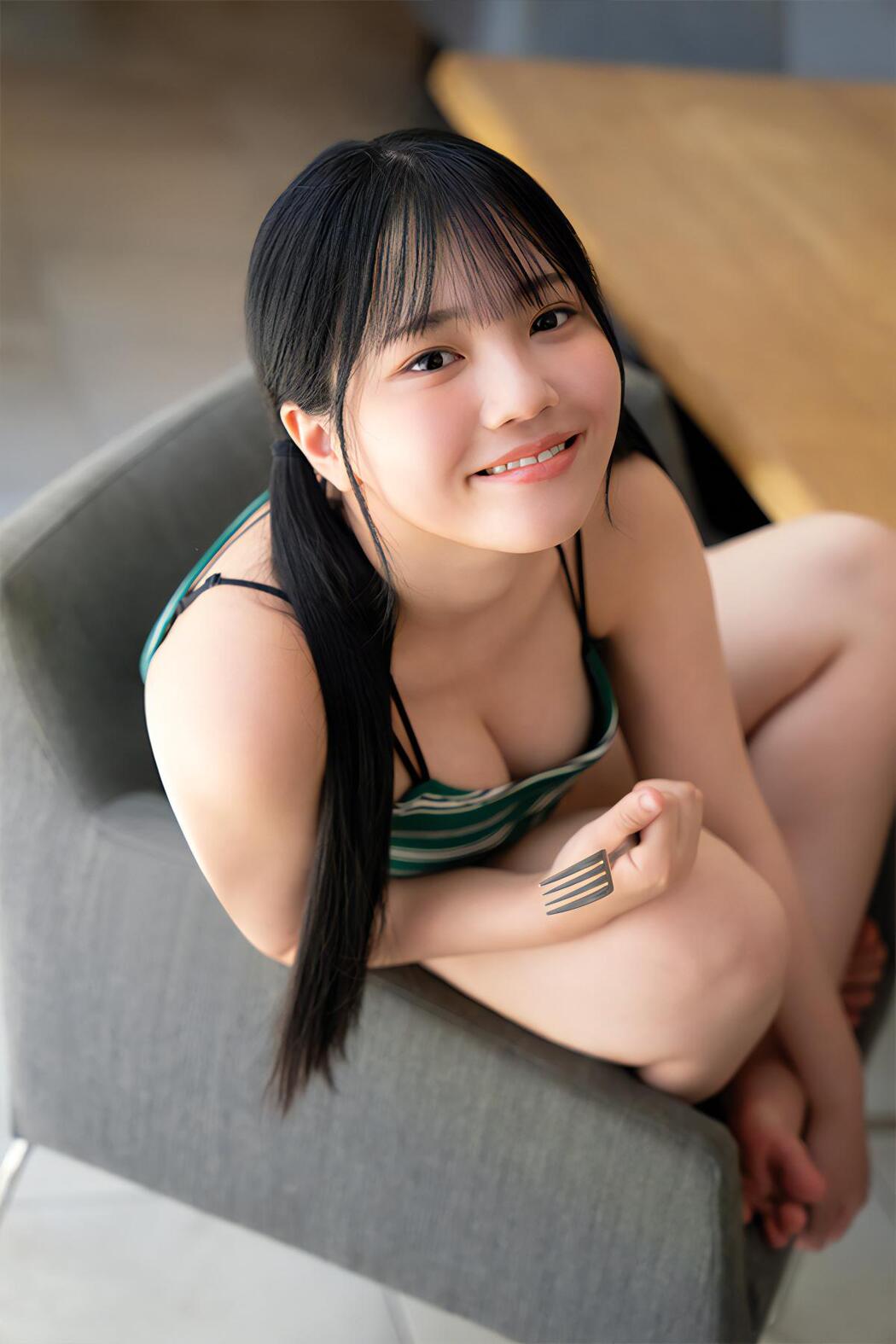 Suzu Suzuhara 鈴原すず, Young Gangan 2023 No.20 (ヤングガンガン 2023年20号)