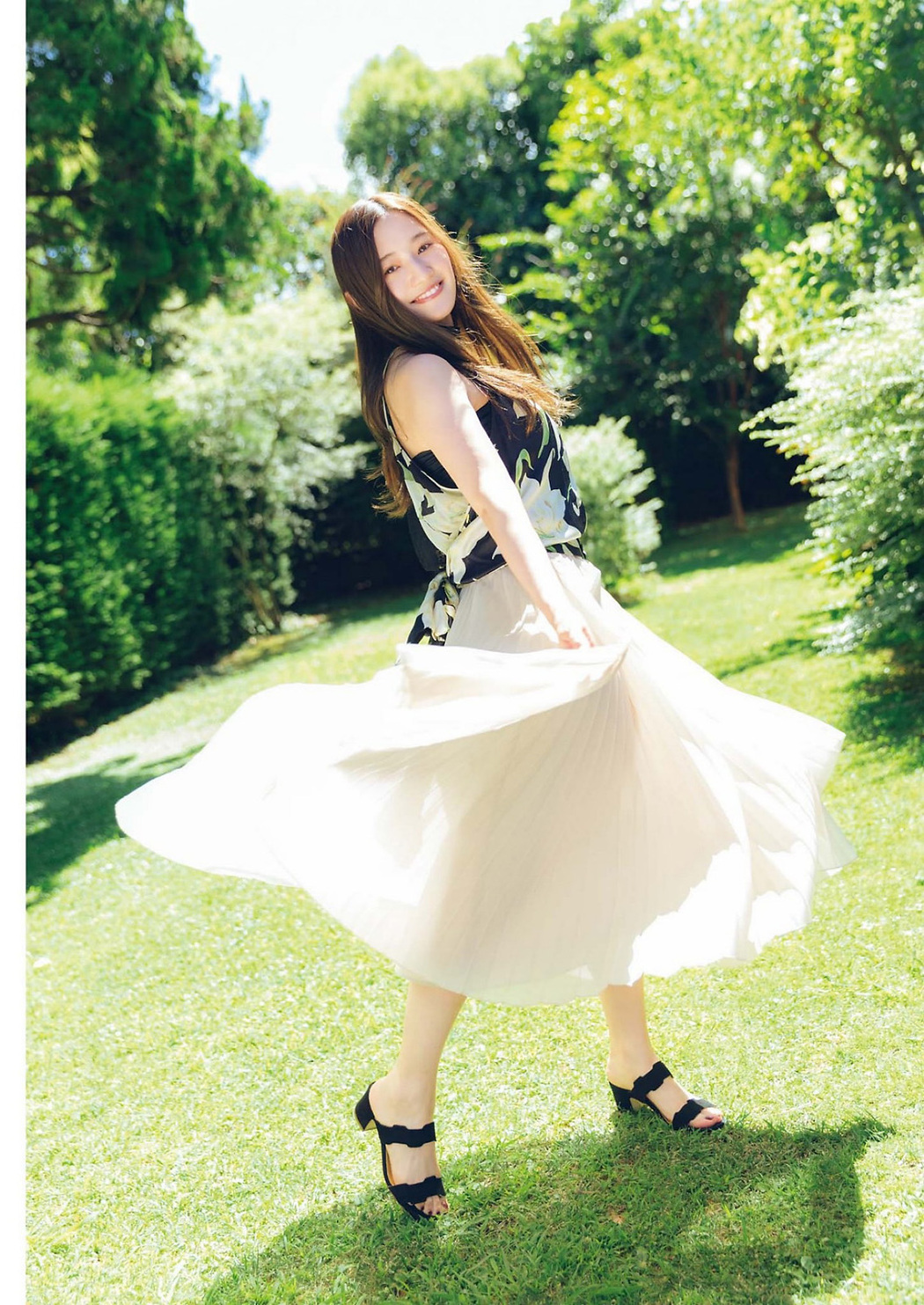 Kana Nakada 中田花奈, Big Comic Spirits 2023 No.44 (ビッグコミックスピリッツ 2023年44号)