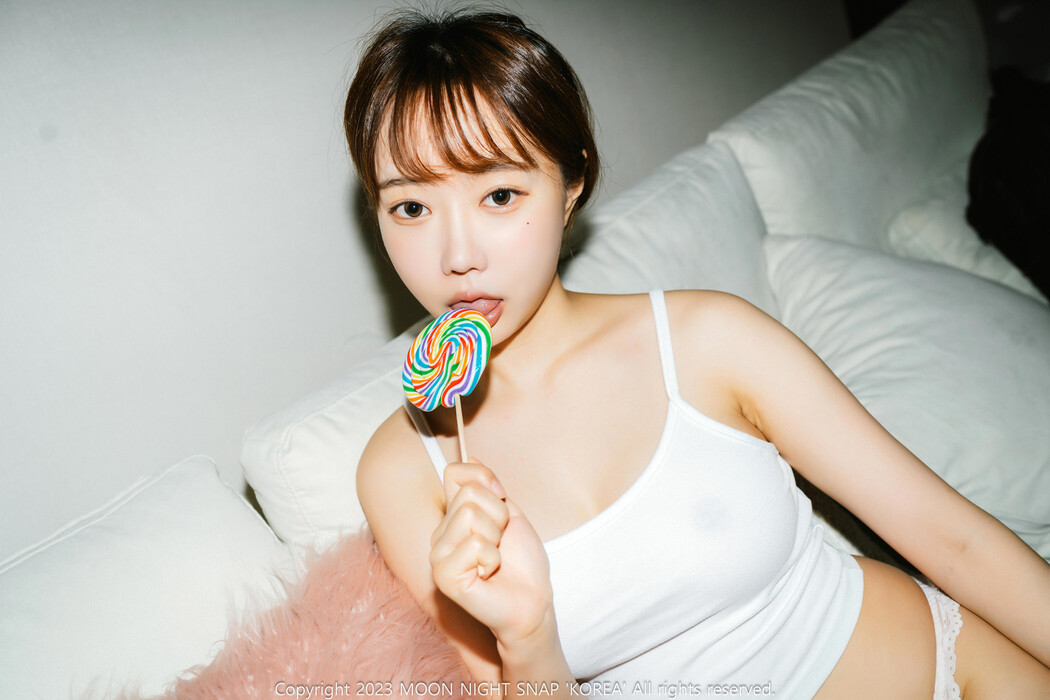 Jucy 쥬시, [Moon Night Snap] I’m Alone Without My Brother Set.01