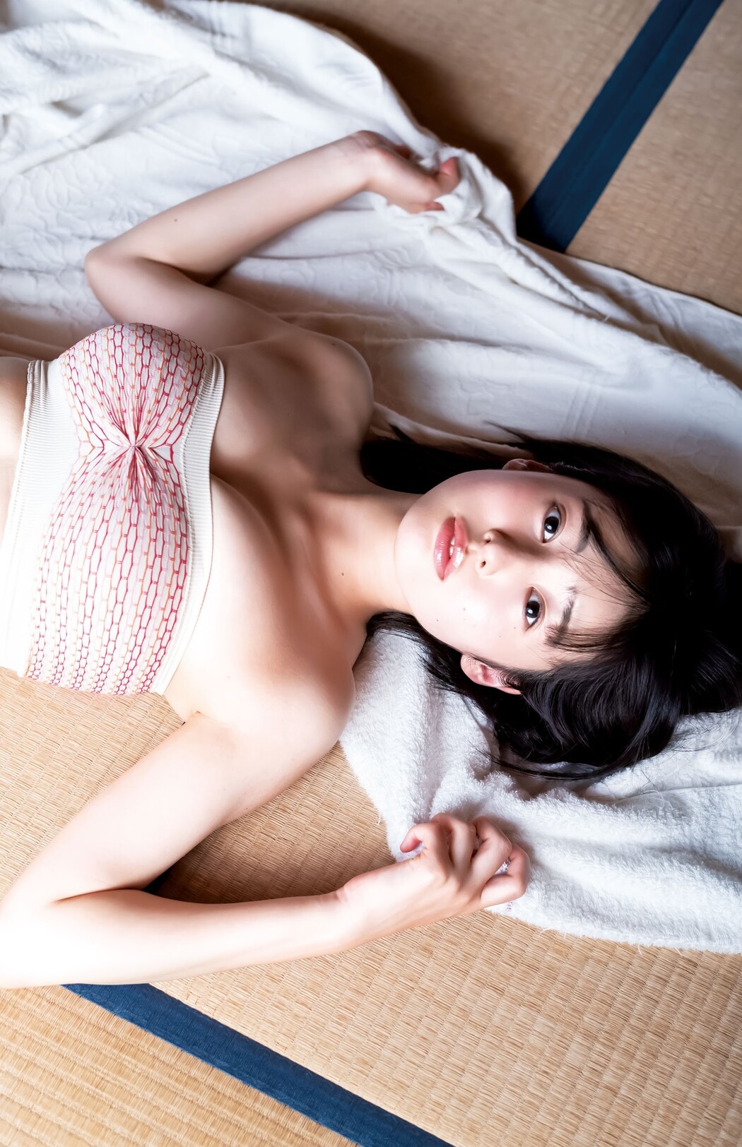 Miu Shirahama 白濱美兎, Young Jump 2023 No.46 (ヤングジャンプ 2023年46号)