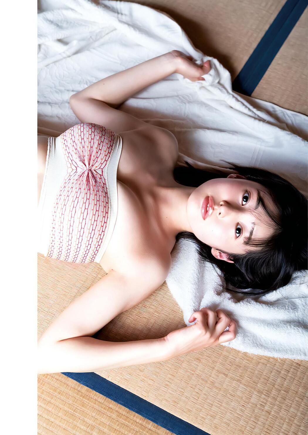 Miu Shirahama 白濱美兎, Young Jump 2023 No.46 (ヤングジャンプ 2023年46号)