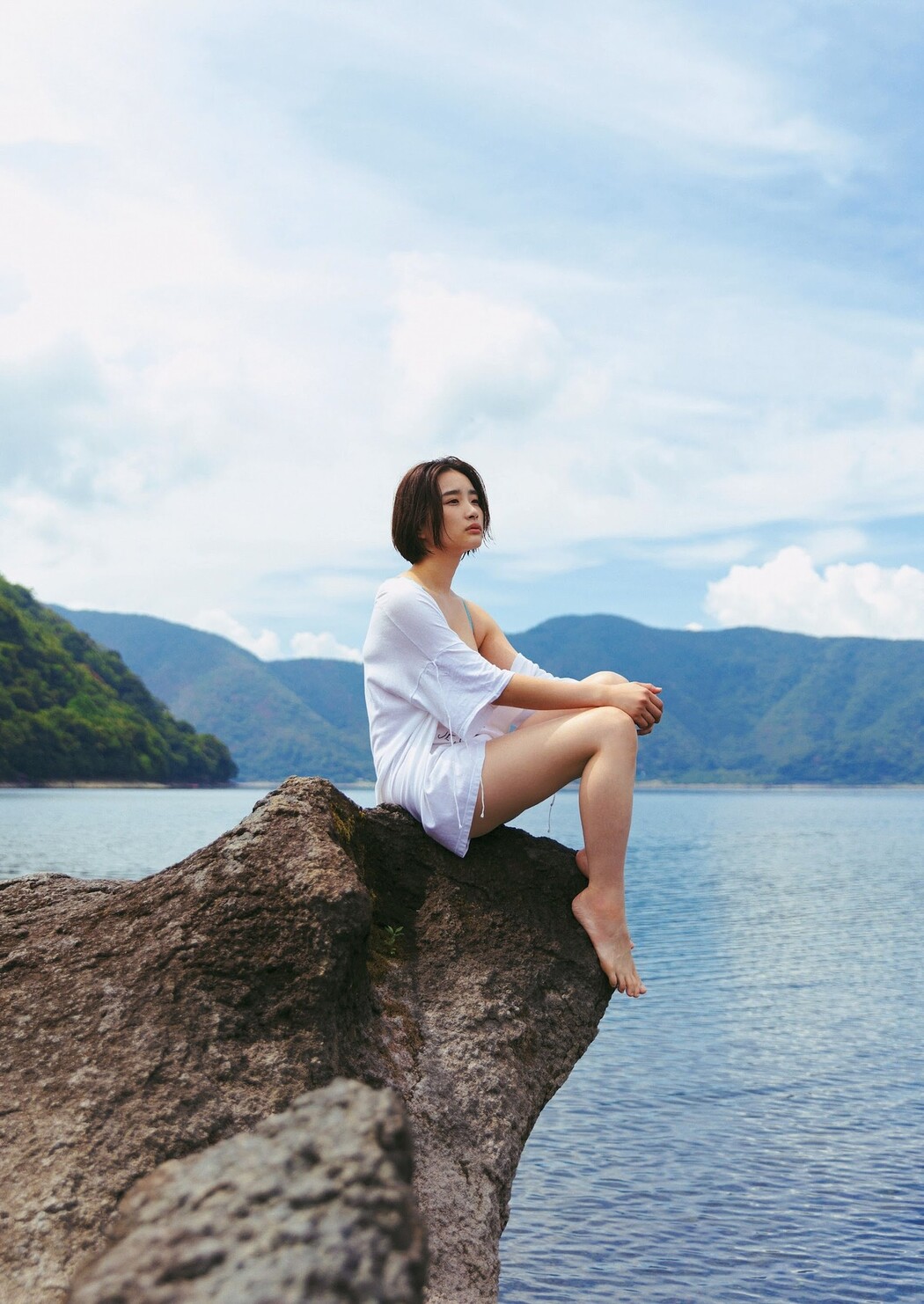 Oto Abe 安倍乙, Weekly Playboy 2023 No.44 (週刊プレイボーイ 2023年44号) Cover Photo