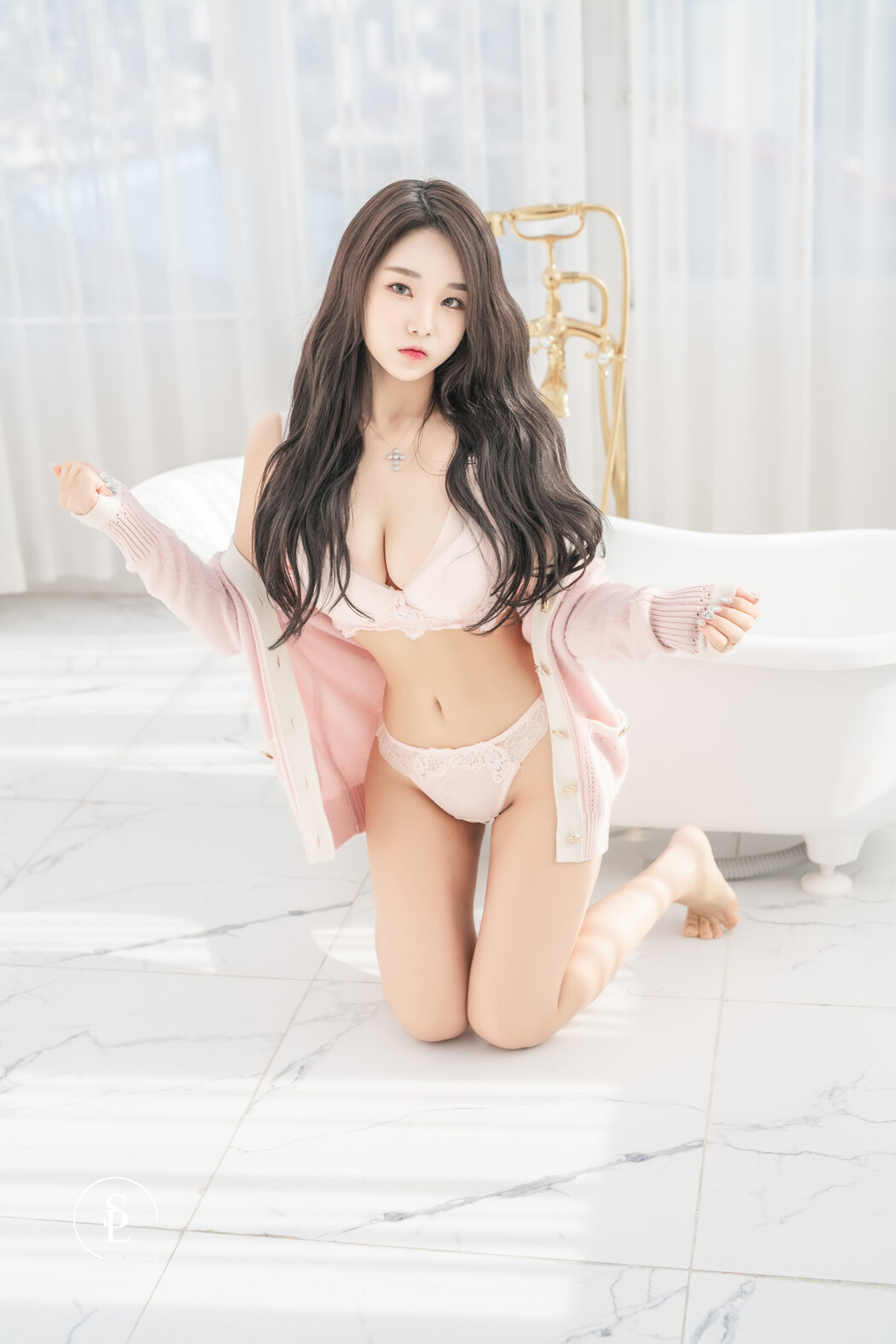Zzyuri 쮸리, [SAINT Photolife] Homebody Set.02 Cover Photo
