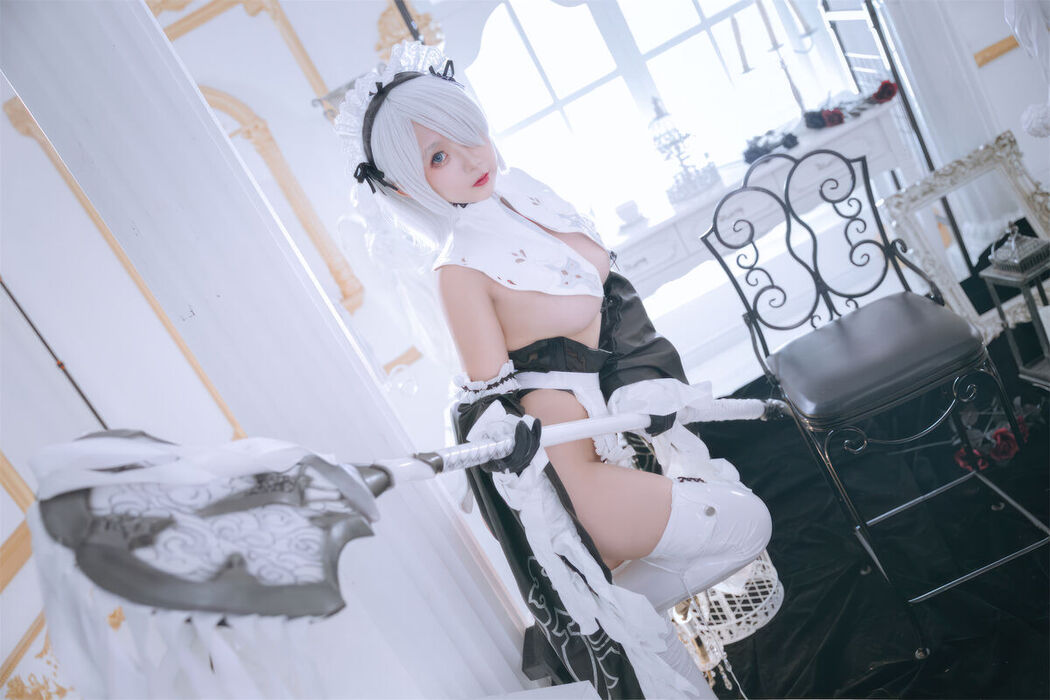 Coser@日奈娇 – 2B奶盖女仆