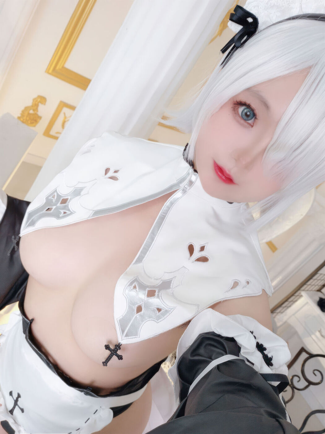 Coser@日奈娇 – 2B奶盖女仆