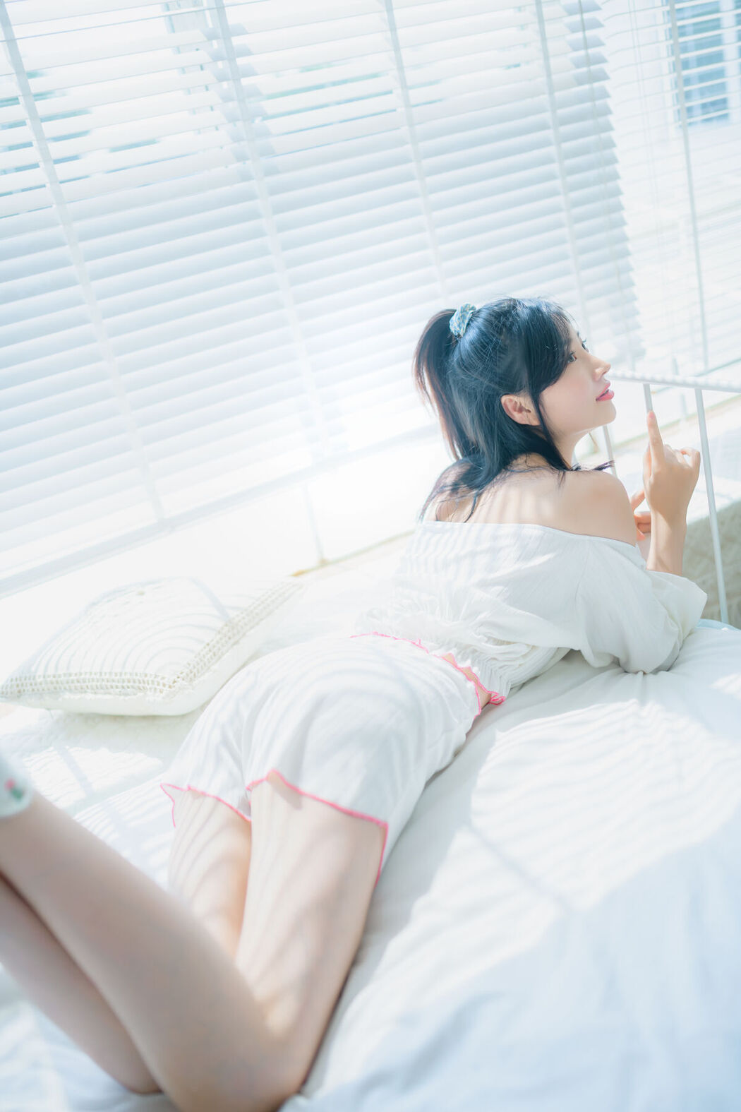 Coser@年年Nnian – 爱吃棒棒糖的少女