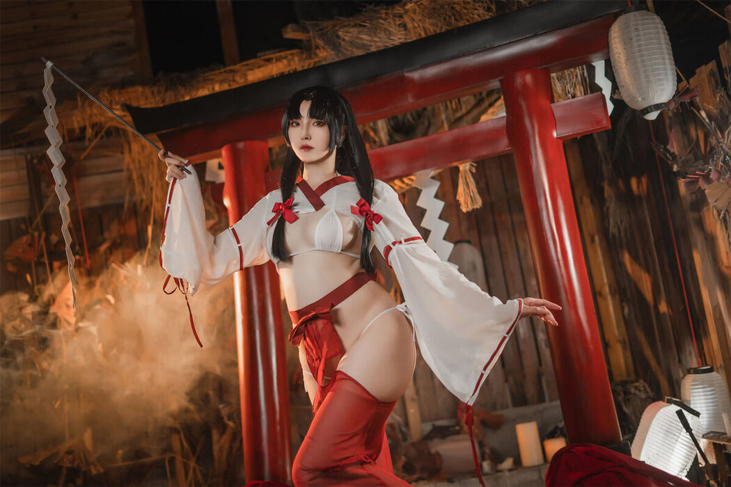 Coser@Natsuko夏夏子 – 祈愿巫女