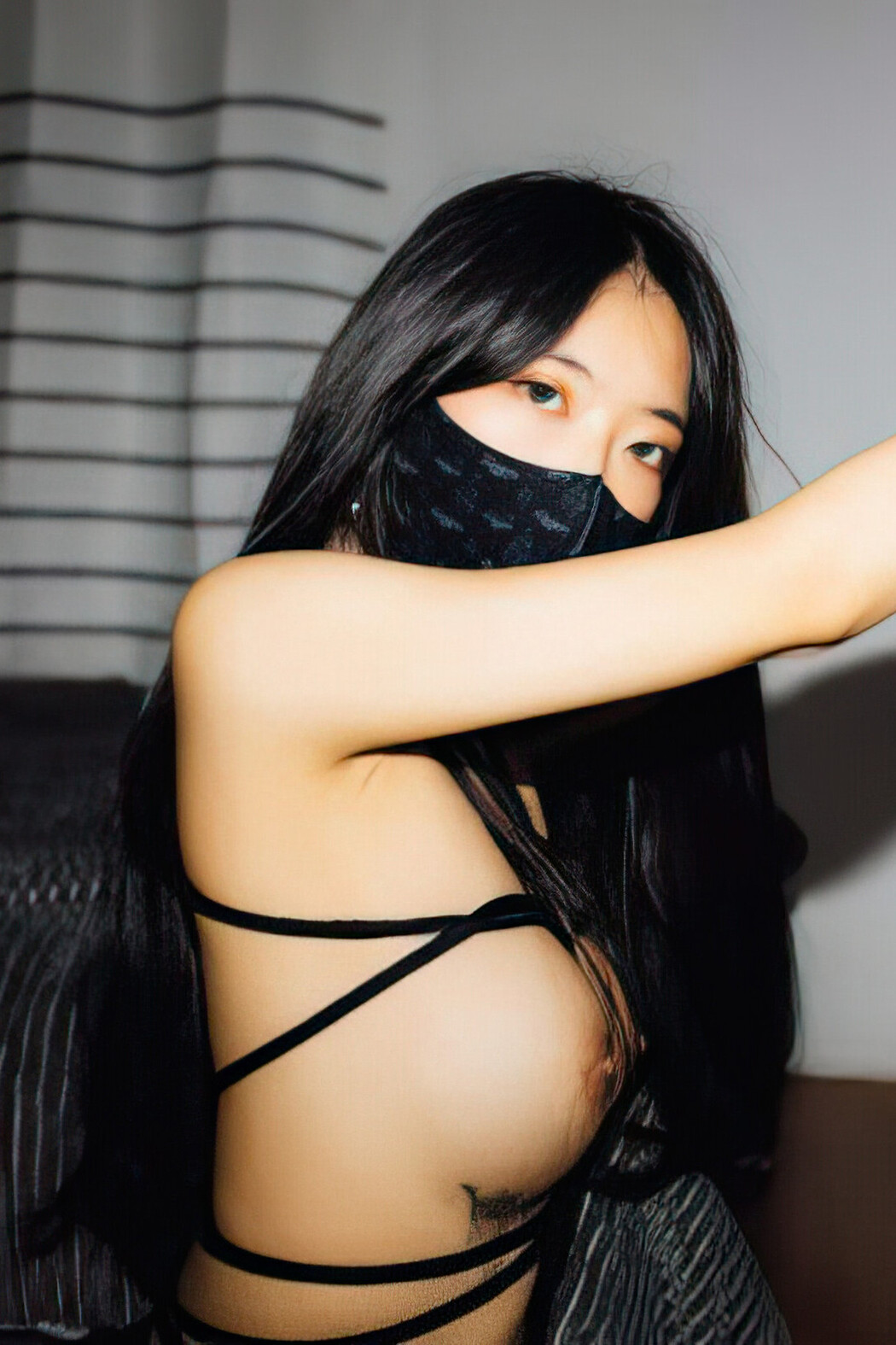 Mona 모나, Moon Night Snap &#8216;Black&#8217; Set.02