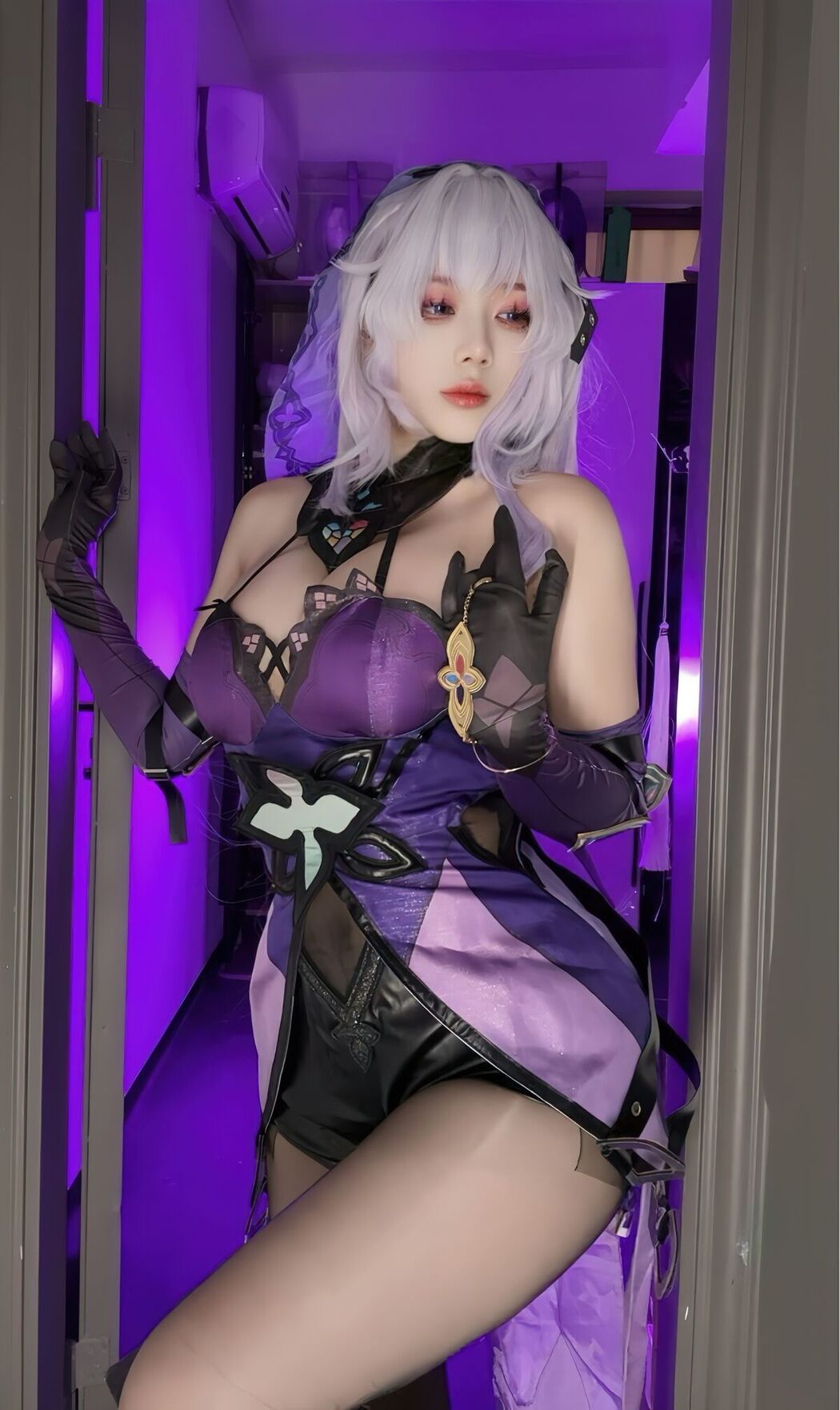 Coser@九言 – Black Swan And Emilia