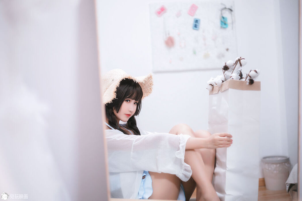 Coser@兔玩映画 Vol.057 房间里的夏天
