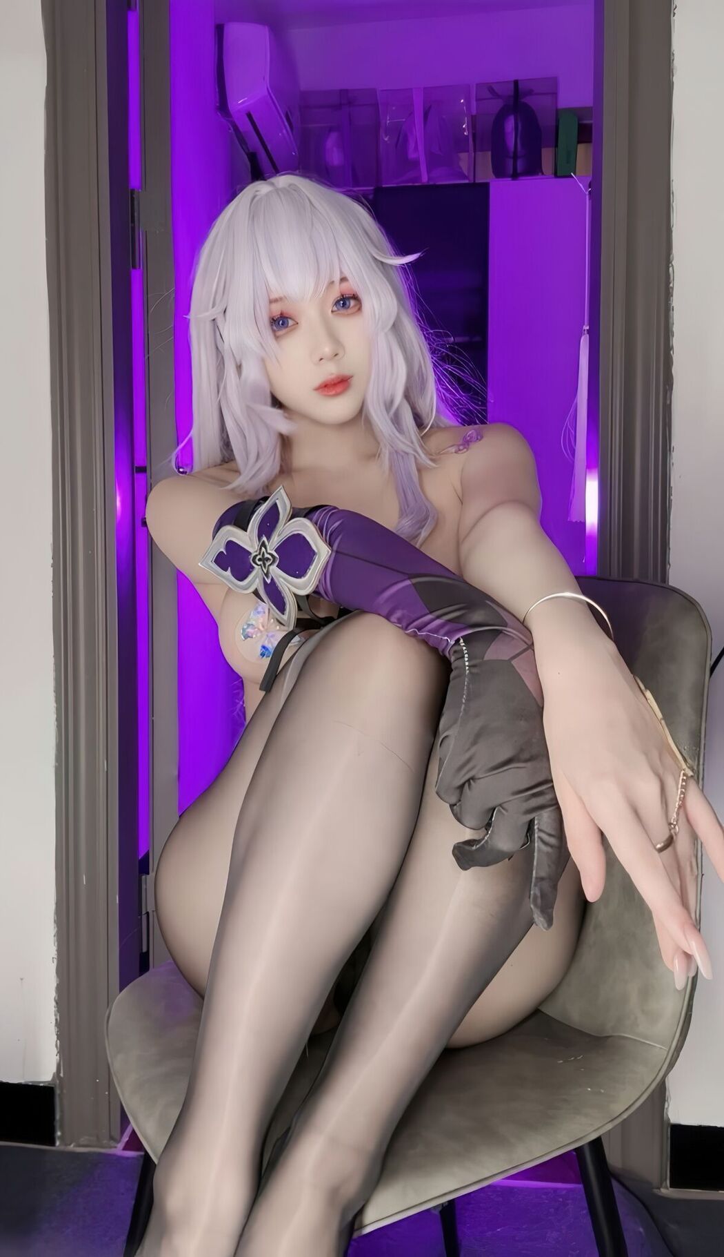 Coser@九言 – Black Swan And Emilia