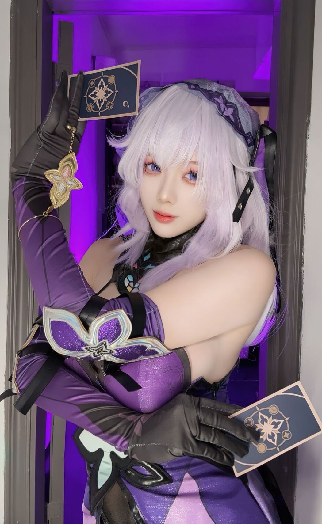 Coser@九言 – Black Swan And Emilia