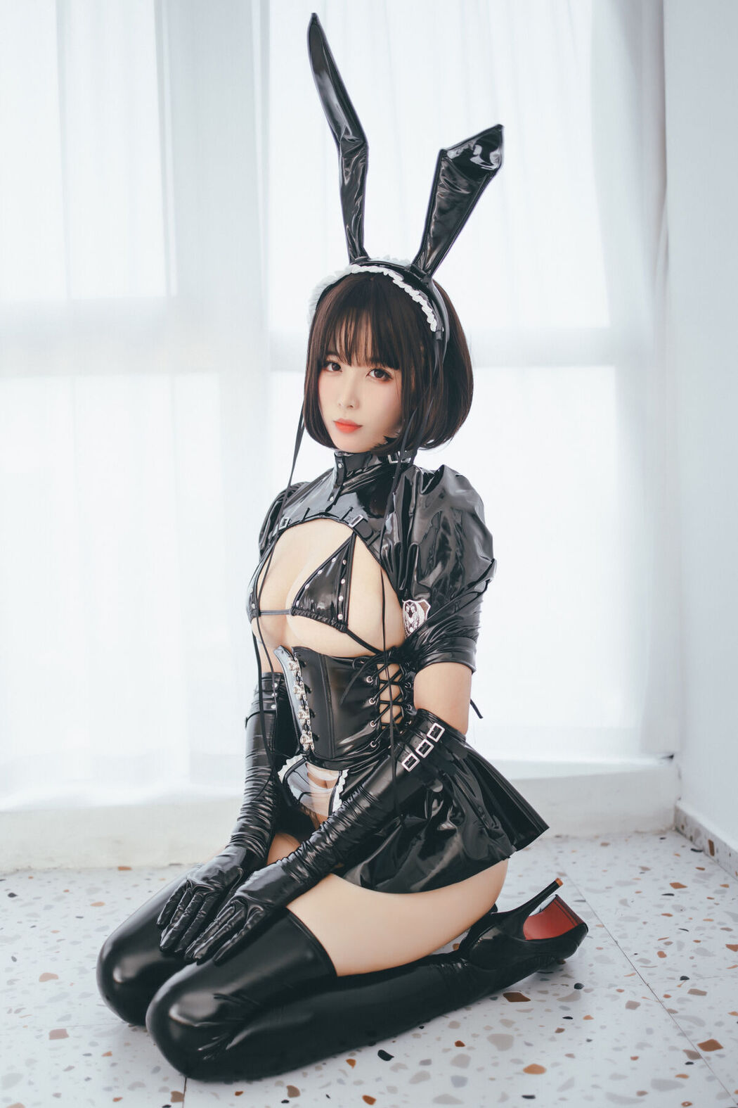 Coser@轩萧学姐 – 兔女郎女仆