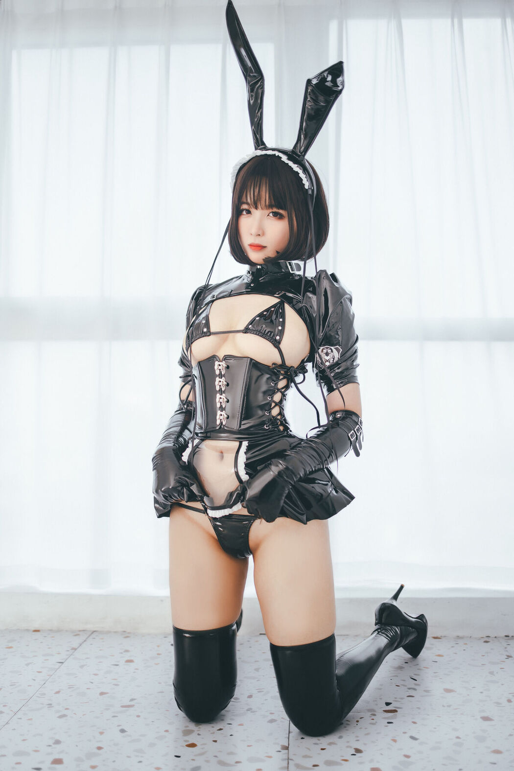 Coser@轩萧学姐 – 兔女郎女仆