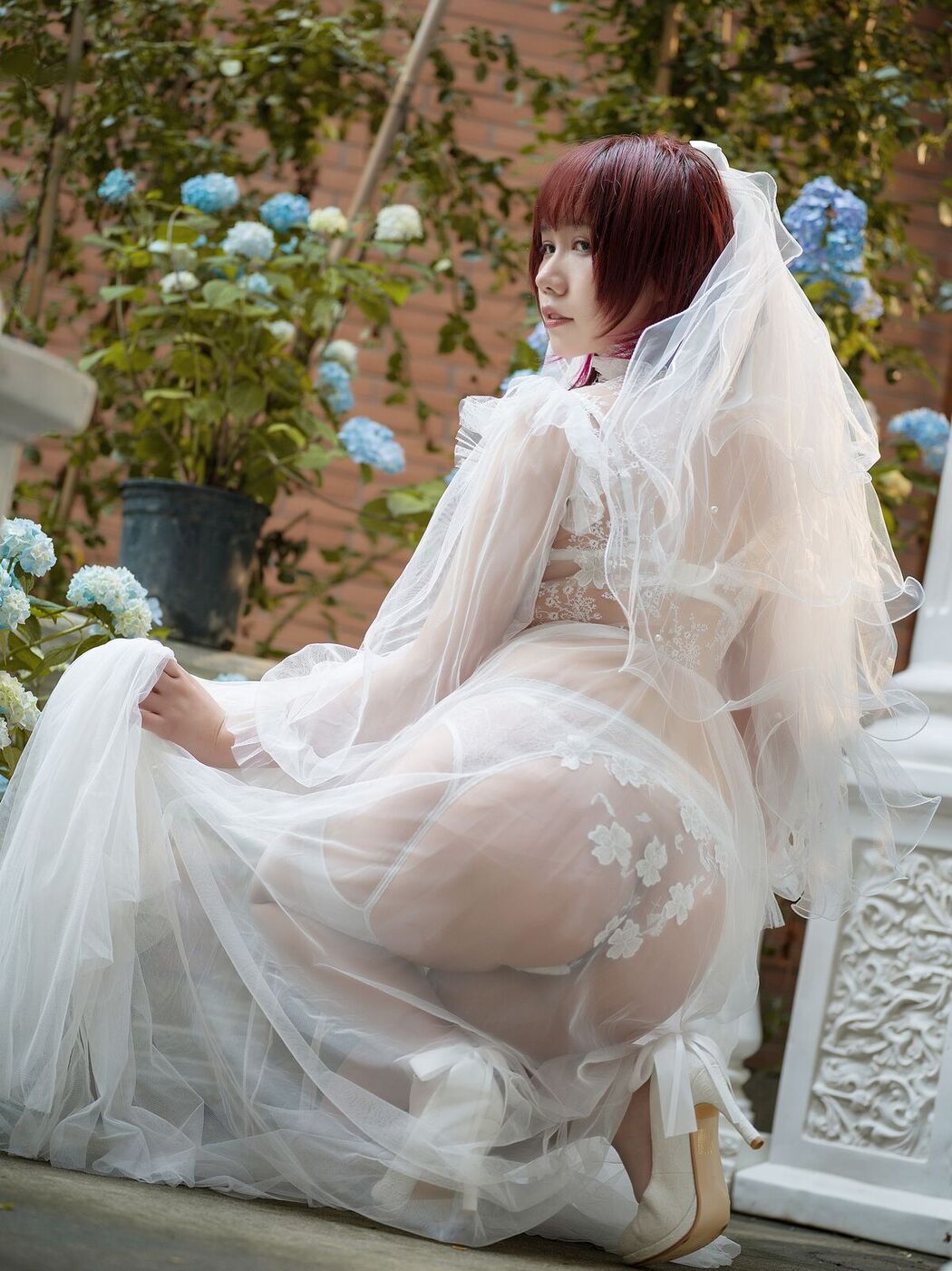 Coser@麻花麻花酱 – 黑白婚纱