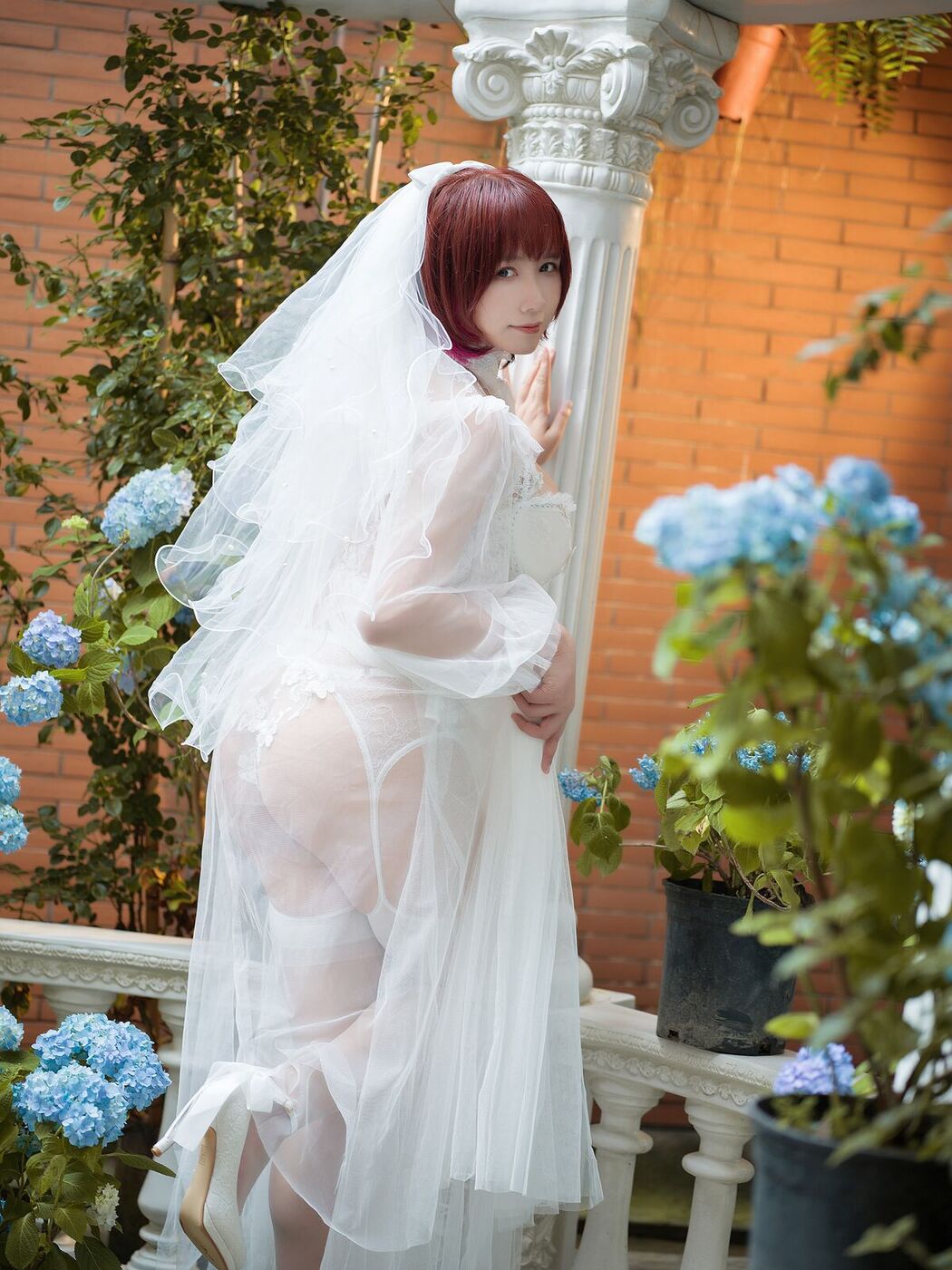 Coser@麻花麻花酱 – 黑白婚纱