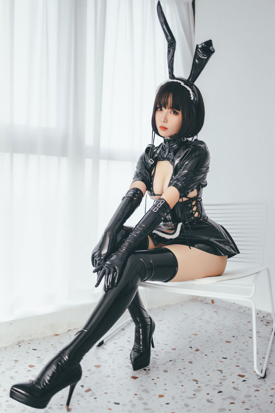 Coser@轩萧学姐 – 兔女郎女仆