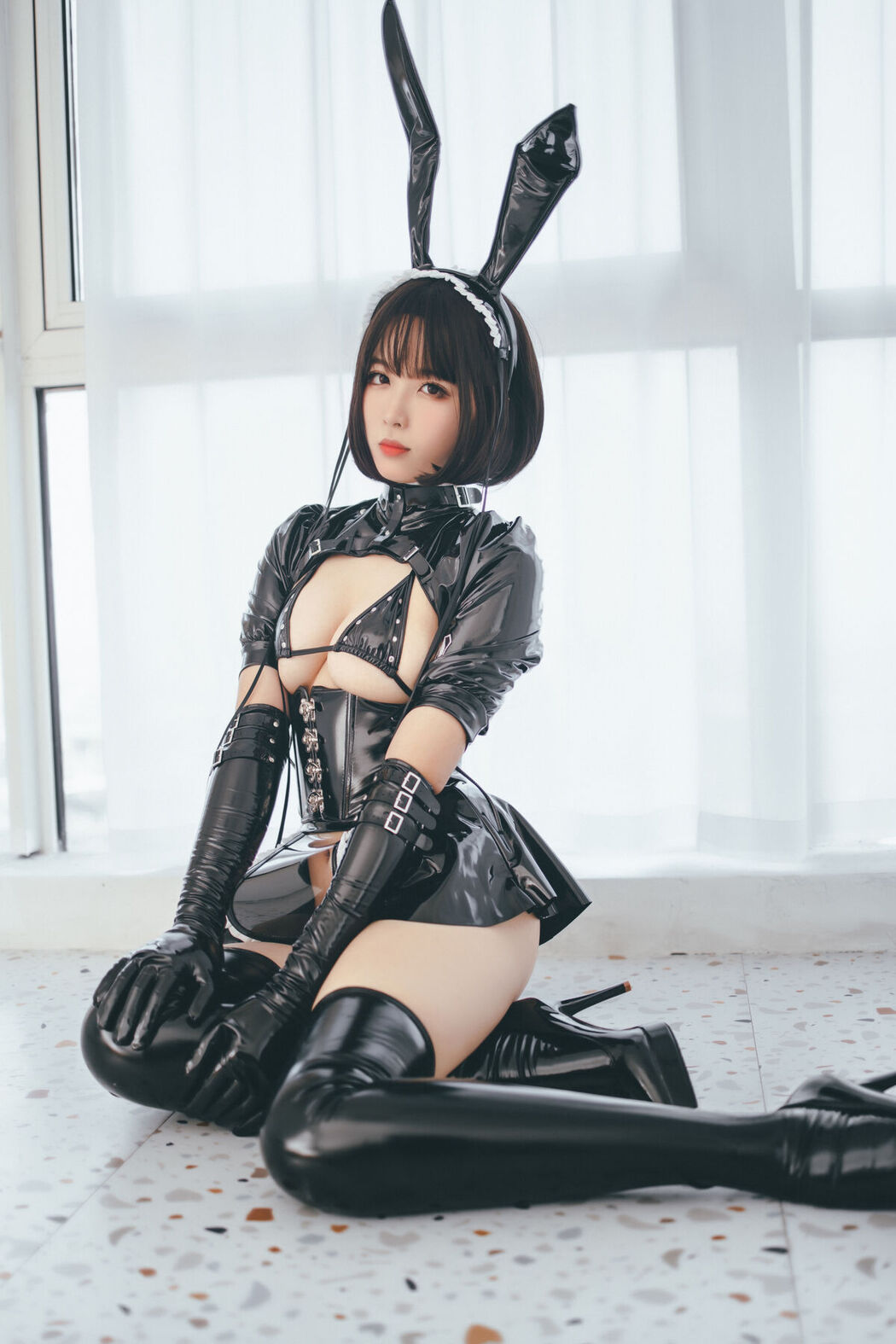 Coser@轩萧学姐 – 兔女郎女仆