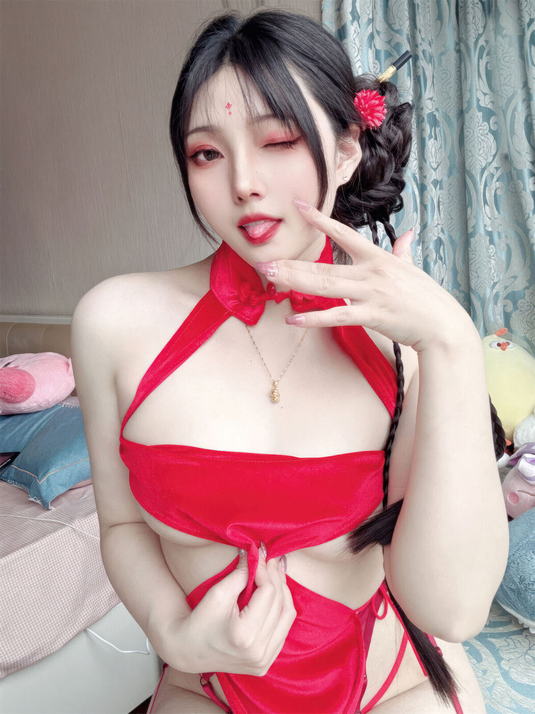 Coser@Natsuko夏夏子 – 龙年新春 – 自拍