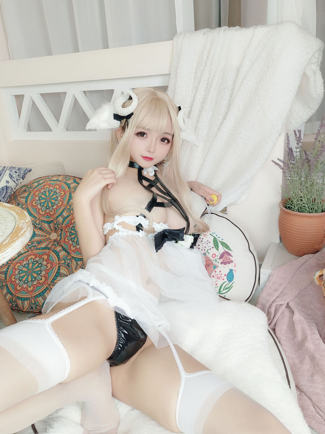 Coser@日奈娇 – 白小绵羊