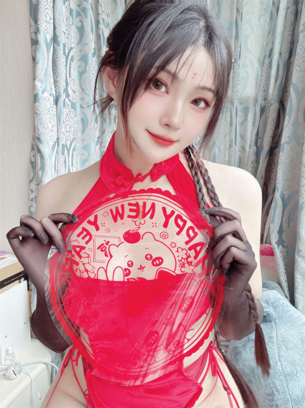 Coser@Natsuko夏夏子 – 龙年新春 – 自拍