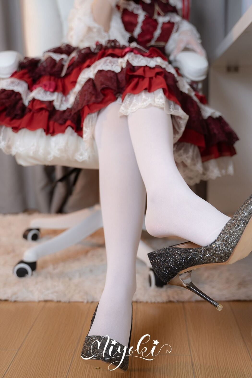 Coser@铃木美咲 – LO Girl Who Loves Friends